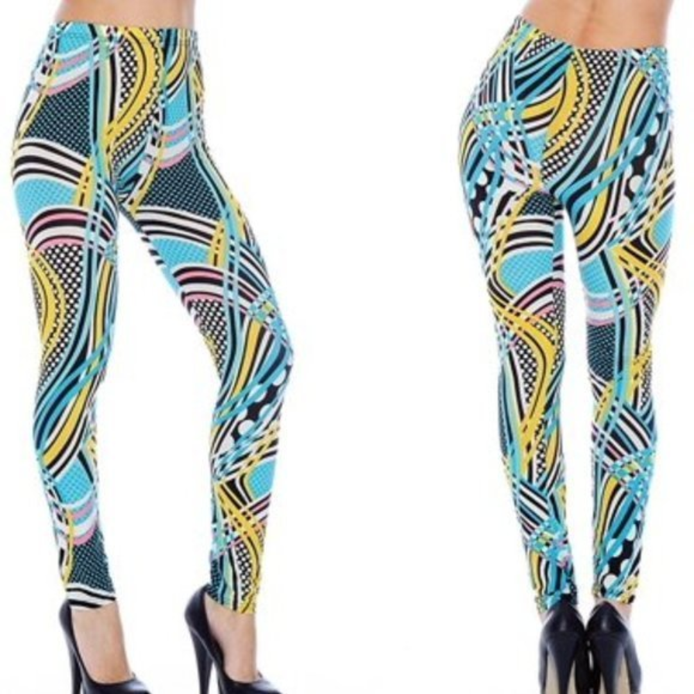 True Rock Women's Elastic Waist Band‎ Multicolor Leggings All Over Graphic Pants